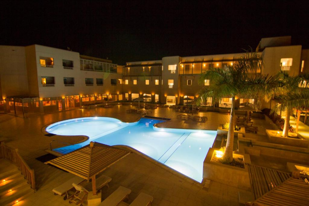 The Breakers Diving and Surfing Lodge