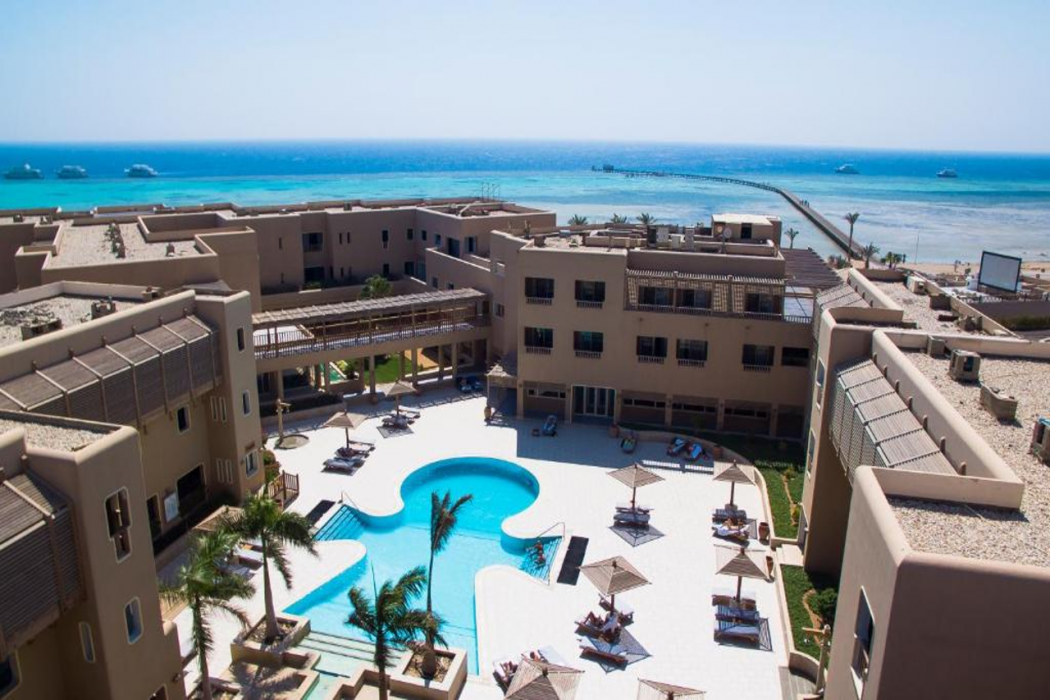 The Breakers Diving and Surfing Lodge in SOMA BAY