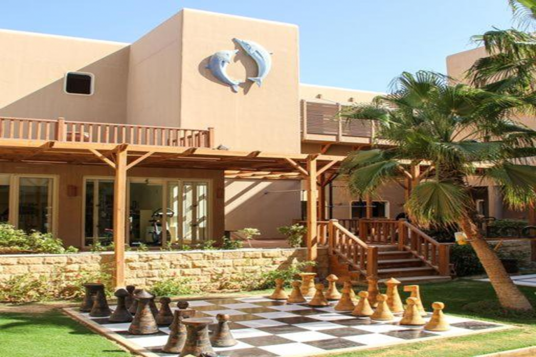 The Breakers Diving and Surfing Lodge in SOMA BAY