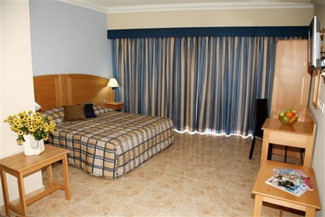 Block Hotel Rooms and Aparments 12/54