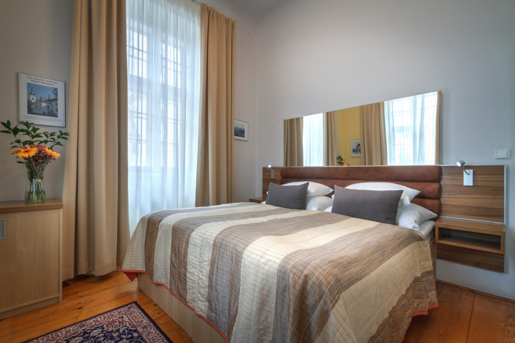 Monastery Hotel 25/89