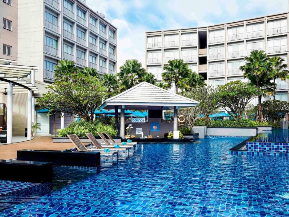 Swimming pool-spa