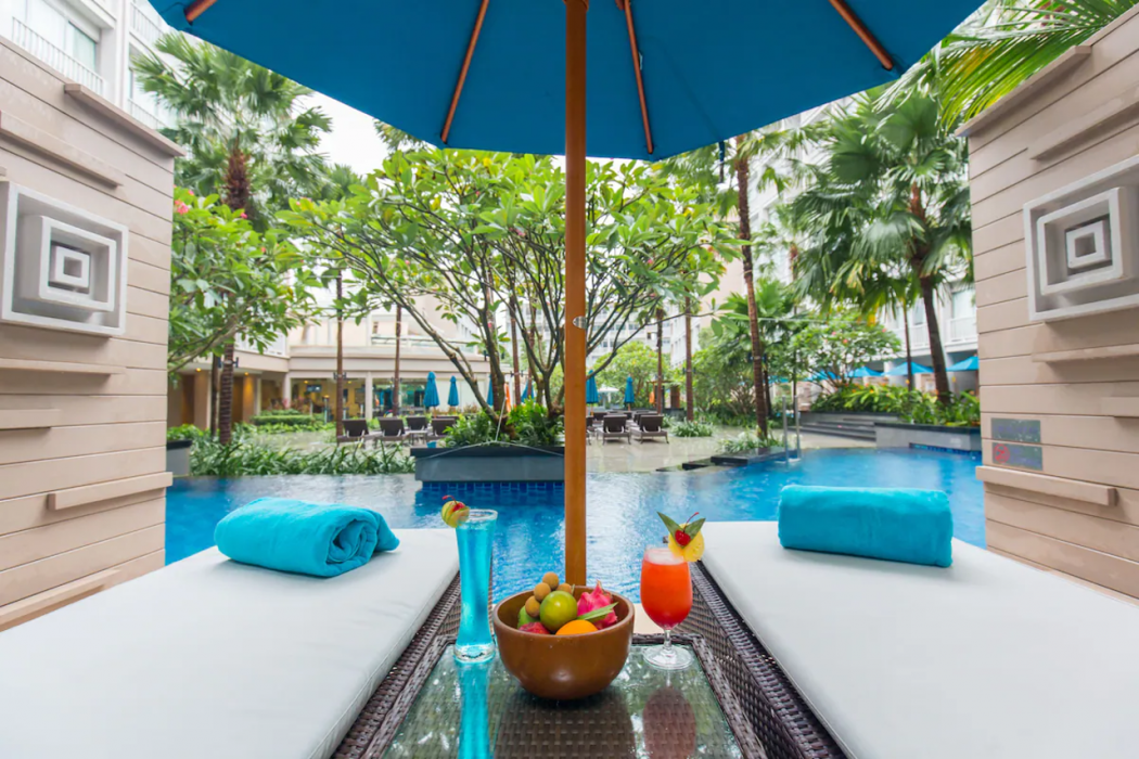 Swimming pool-spa
