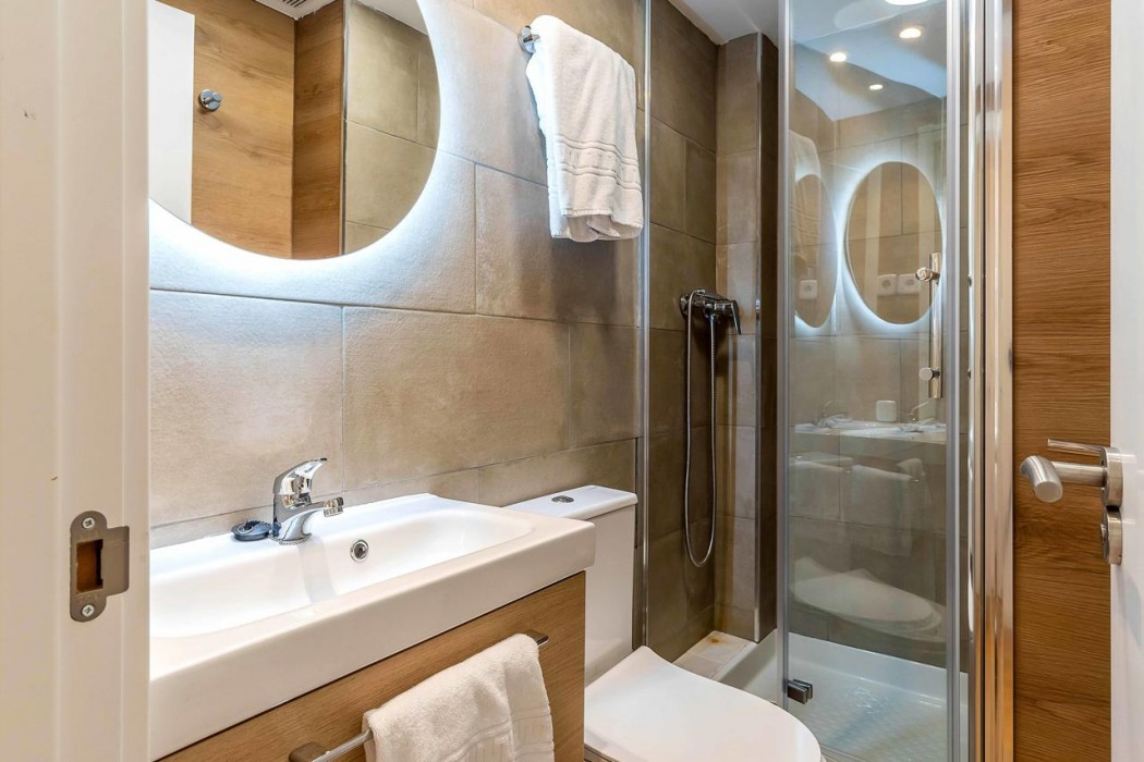 Aparthotel Bertran 60/109