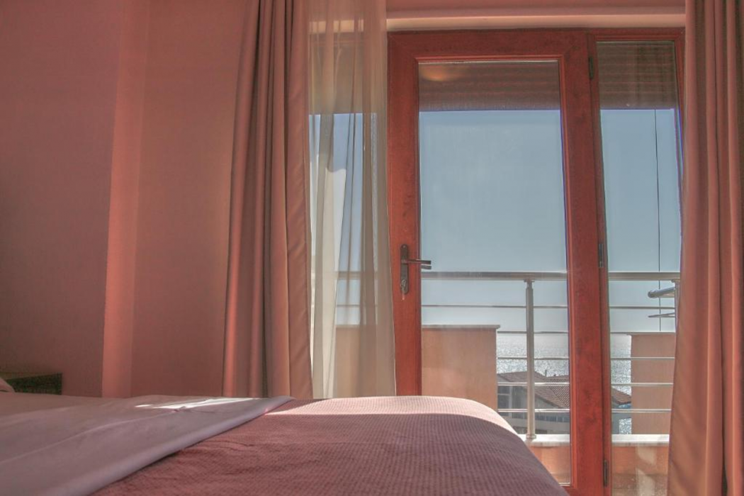 Hotel Nais Beach 12/26