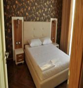 Room at Gold, VLORE